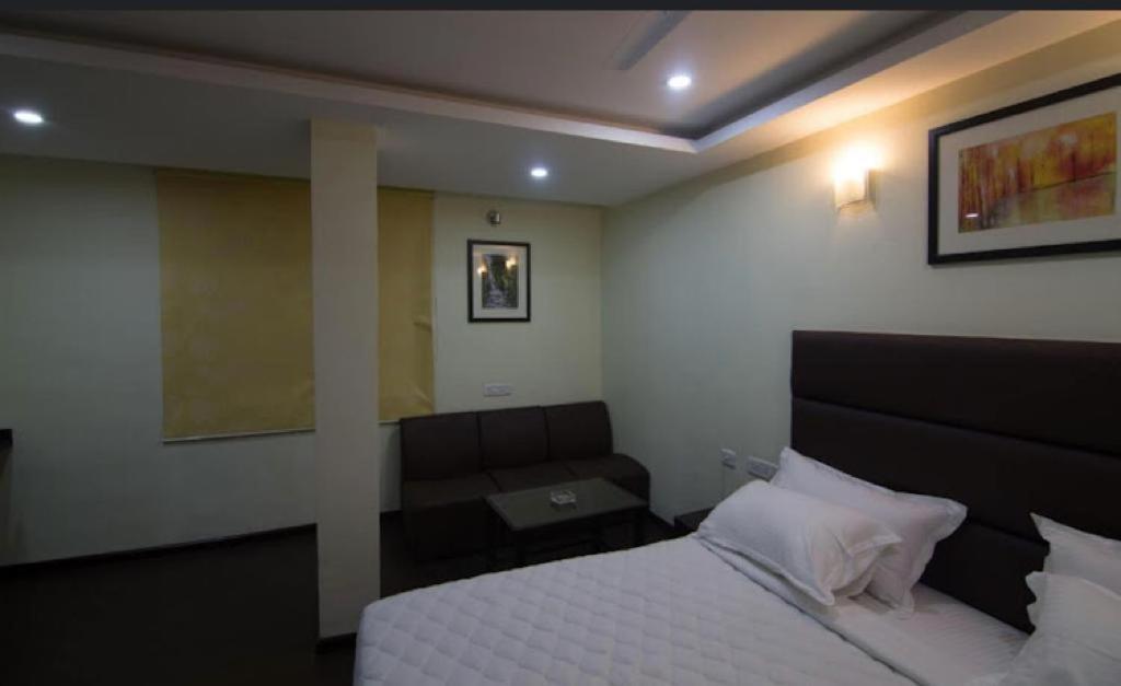 Ample Yard Chennai Exterior foto