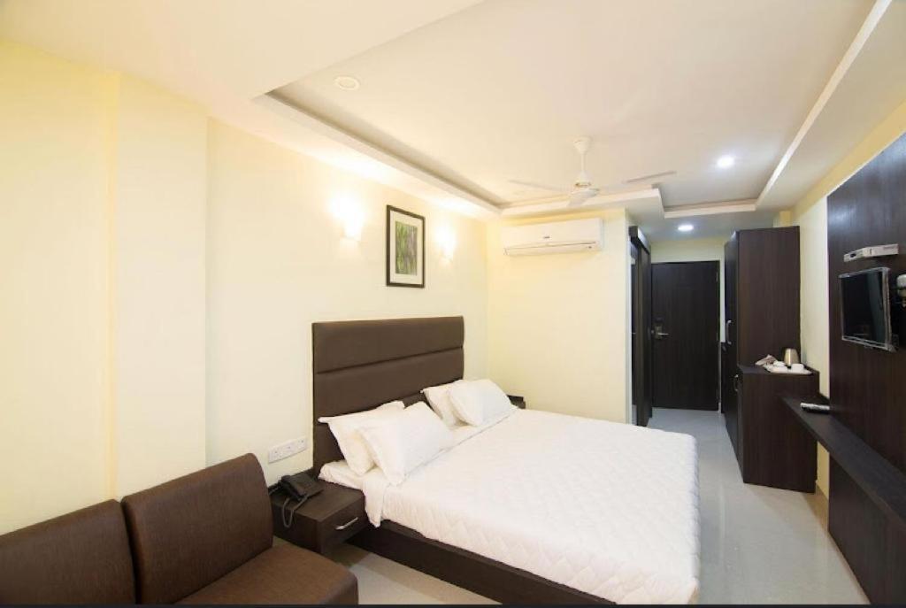 Ample Yard Chennai Exterior foto