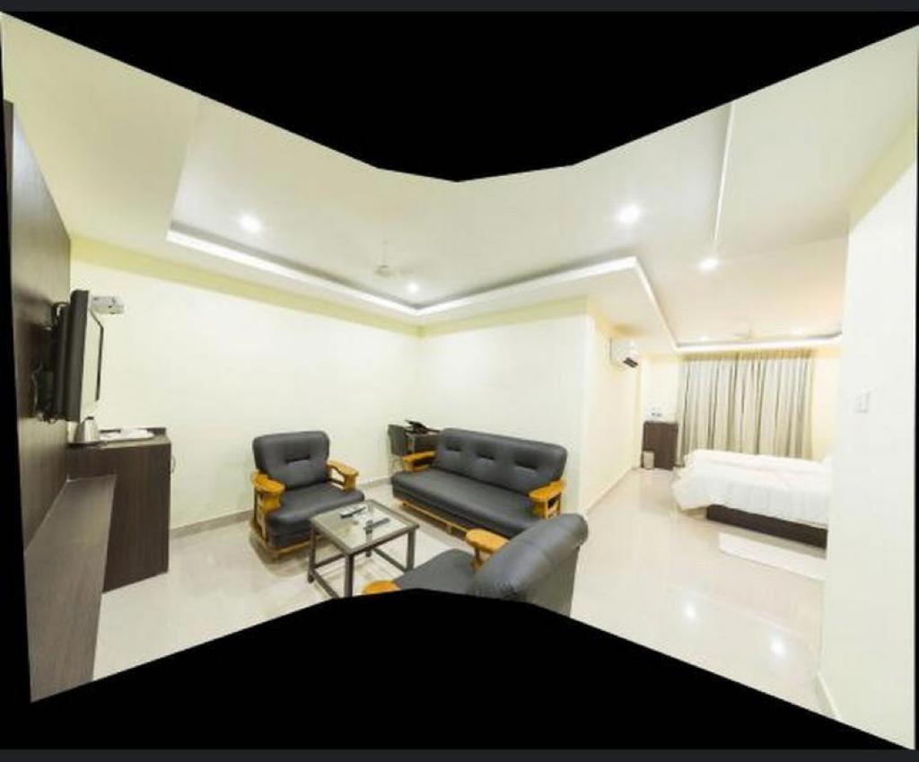 Ample Yard Chennai Exterior foto