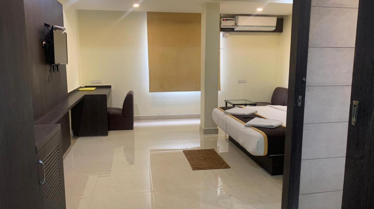 Ample Yard Chennai Exterior foto